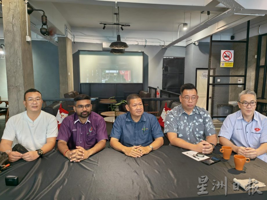 丹州哥打峇鲁市议员林光生表示,非穆斯林商家所经营的饮食业,即使主要的顾客是穆斯林,在申请更新营业执照时没有清真认证一样过关不受阻。除非有关商家是丹州政府所列出的7组与饮食业有关的商业种类,或者第一次申请营业执照者。