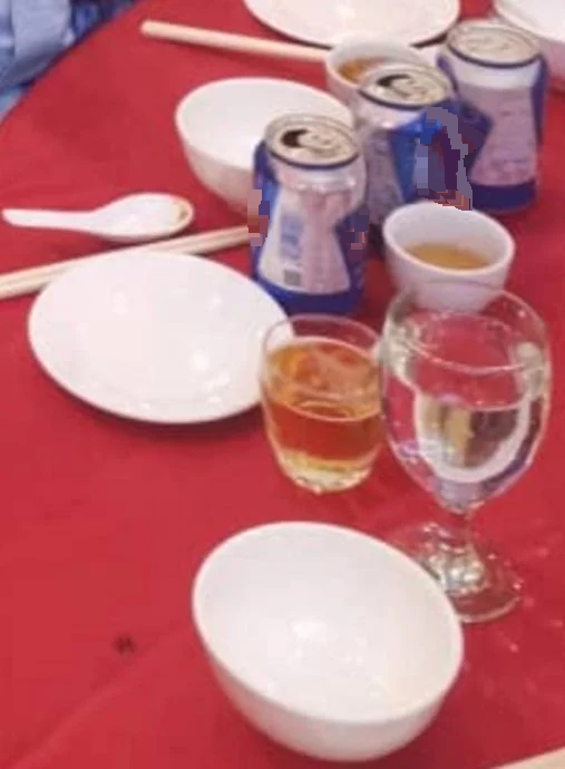 全国:哥市酒店不供应酒水,过去都是宾客自行带酒赴宴,而且还会向啤酒商“租酒杯”,一只酒杯“租金”2令吉。