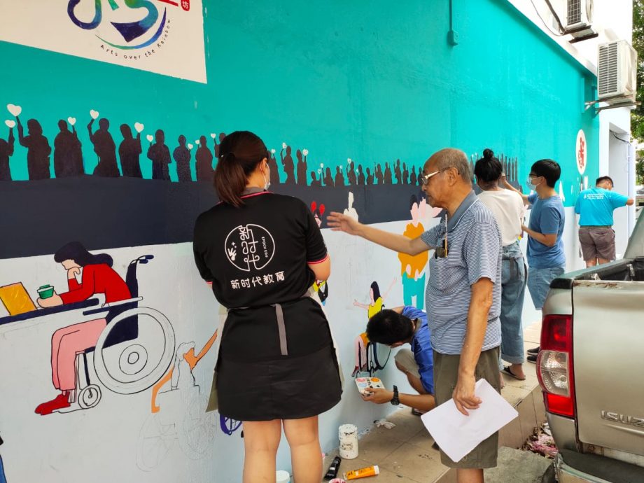 全国:暖势力:双福美术老师潘品通