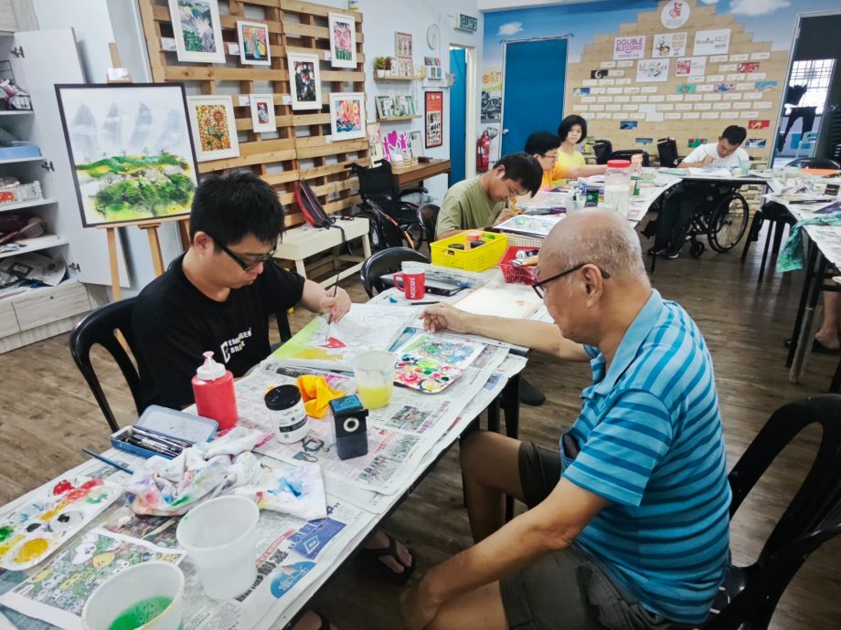 全国:暖势力:双福美术老师潘品通