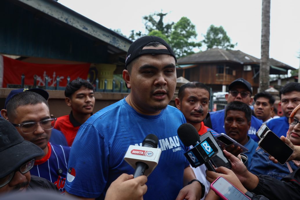 全国:阿克马欢迎那些退党后仍心系巫统的领袖回归,包括拿督斯里希山幕丁、凯里、丹斯里诺奥玛等人。