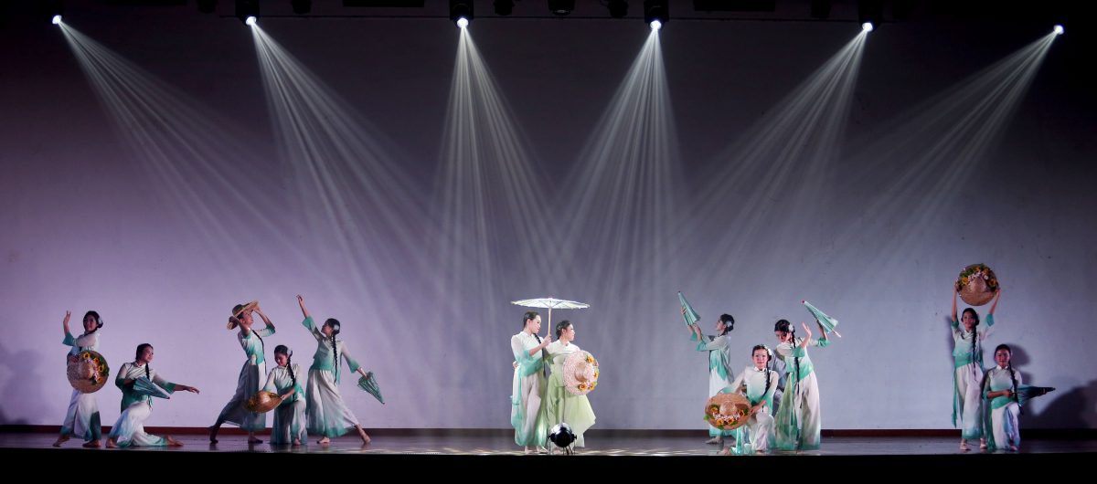 全霹舞蹈观摩晚会 半港侨民双喜临门