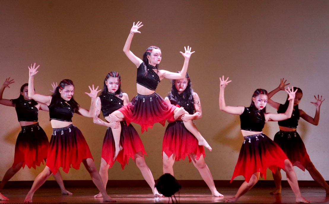 全霹舞蹈观摩晚会 半港侨民双喜临门