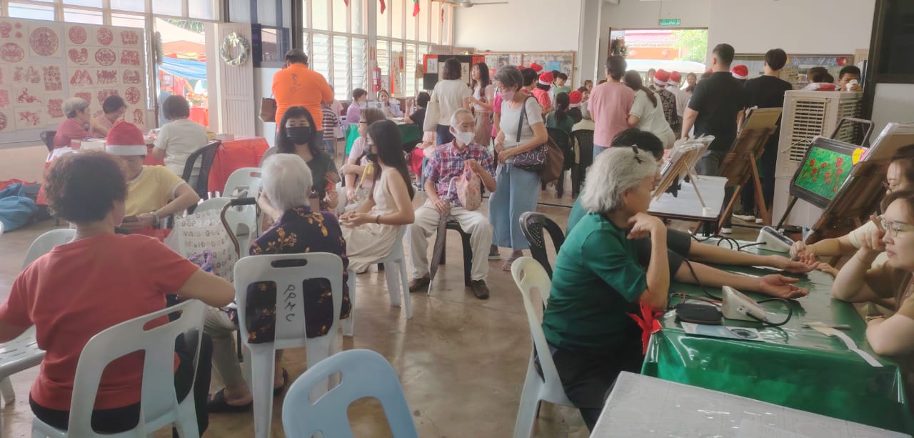 兵如港卫理公会圣诞市集 7中医义诊反应热烈