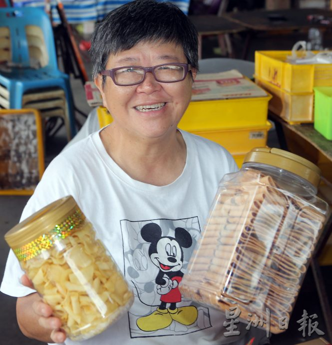 农历新年脚步靠近 巴刹年饼飘年味