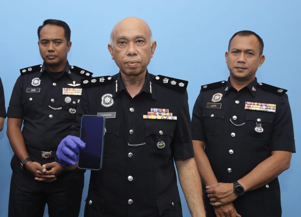 凌晨外出偷电缆遇临检 嫌犯欲开车撞警被开枪反击