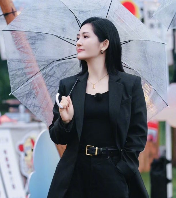 吴君如发烧未能演《酱园弄》 谢娜自曝“顶上”救场