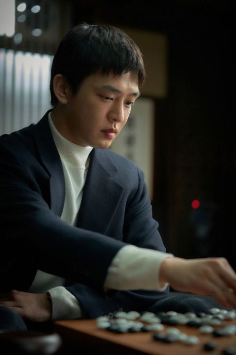 因刘亚仁染毒一度无法问世 《终极对弈》明年上映