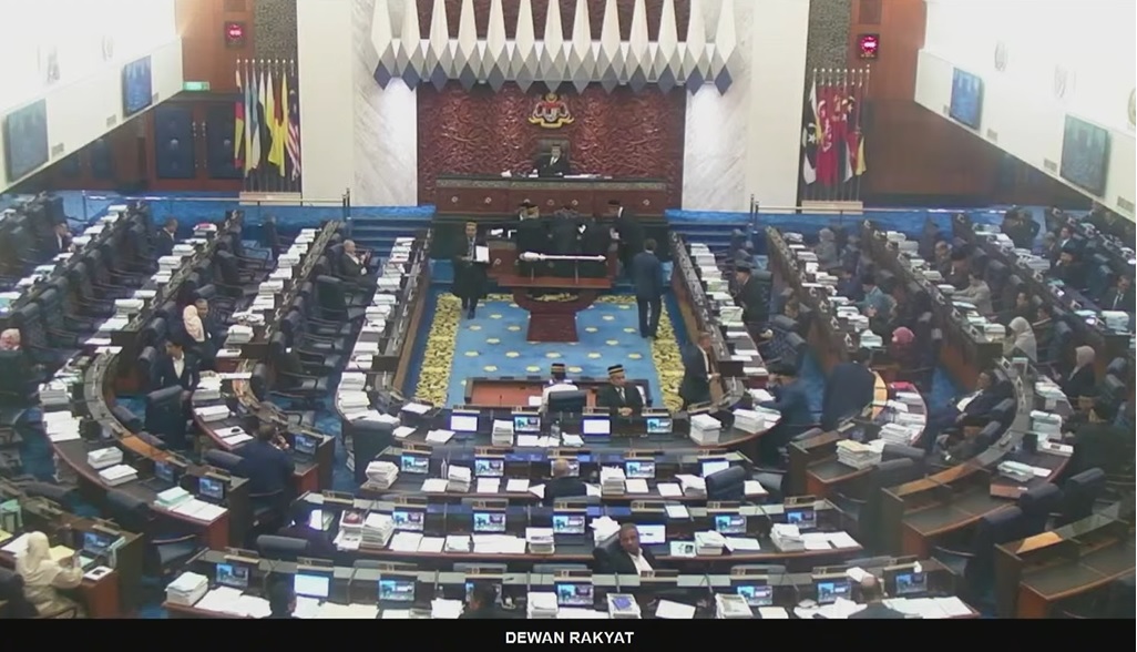 国会/ 反对党要求记名.二读差点不通过!2024年通讯及多媒体修正案三读通过