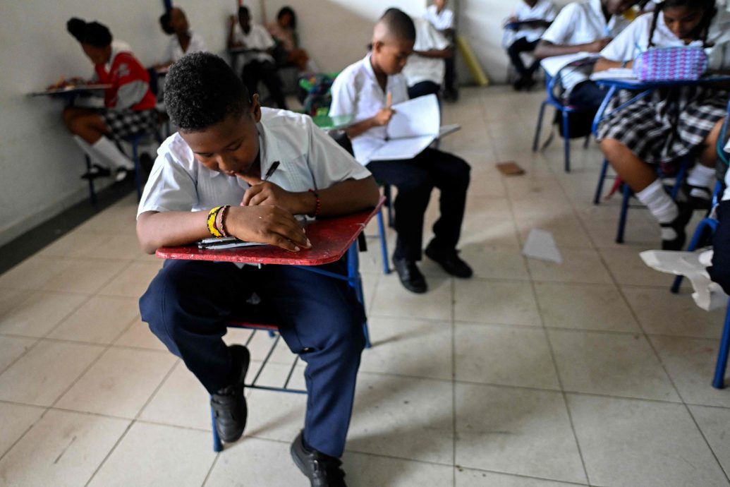 塑料污染条约 谈判遇阻   产油国拒让步 多国吁再谈判