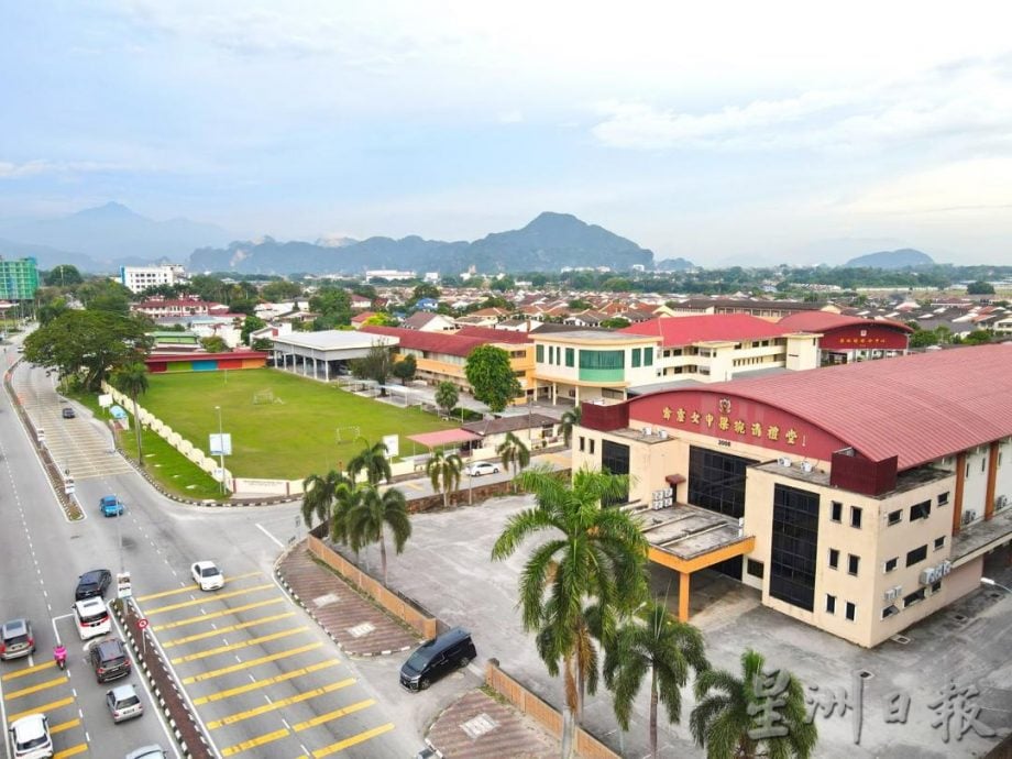 大霹雳封底主文/【华中现在未来】/霹雳女中尚待校长来掌校 提升学术课外活动不停顿