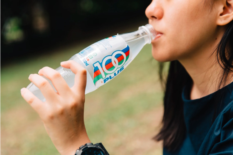 女子半夜叫外卖点1汽水 外送员:请慢用喝到糖尿病!