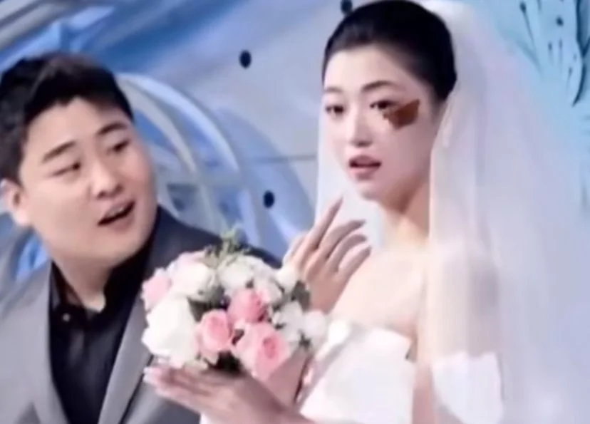 婚礼惊现蝴蝶停肩膀吻脸颊 新娘感动落泪:“爸爸没食言!”