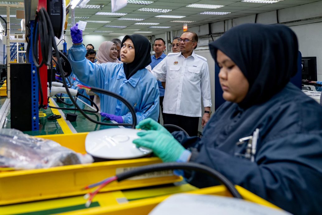 安华:本地企业应利用科技领域投资 使人民获机会