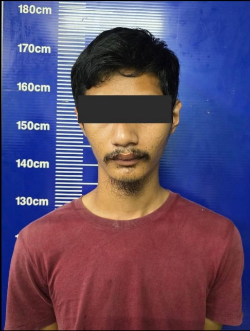 *已签发* 全国:新闻:居銮发生子弑母悲剧 刀刺母背部丧命