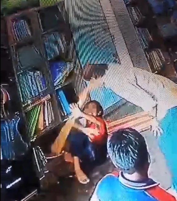 *已签发* 全国:涉嫌鞭打女童,孤儿院男舍监再被延扣6天