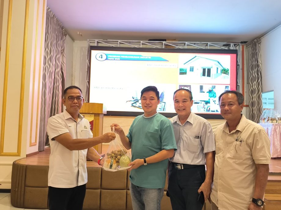 古来包揽全柔咖喱叶、香茅和班兰叶47%的市场供应