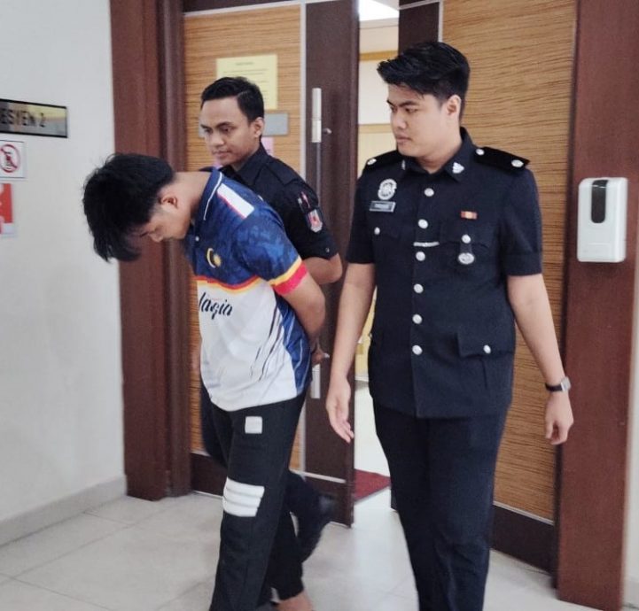 *已签发* 柔:宗教学校老师7度性侵15岁男学生 13罪各被判监禁4年及鞭笞1下