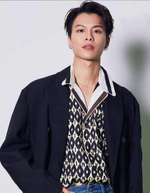 已签发 柔:狮城二三事:孙政 容启航 入榜全球百大型男24强