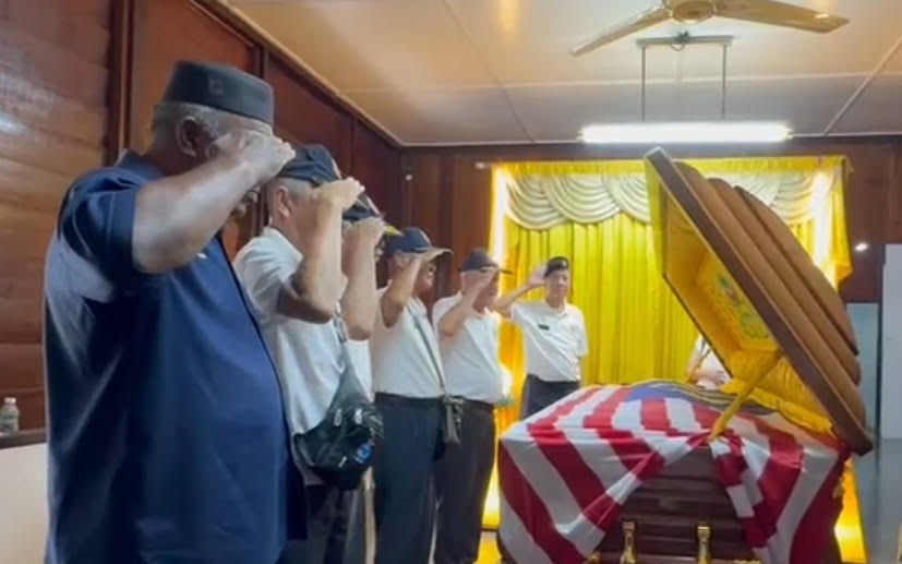 **已签发**全国:暖势力:东甲退役海军李文财辞世,获国旗盖棺荣誉