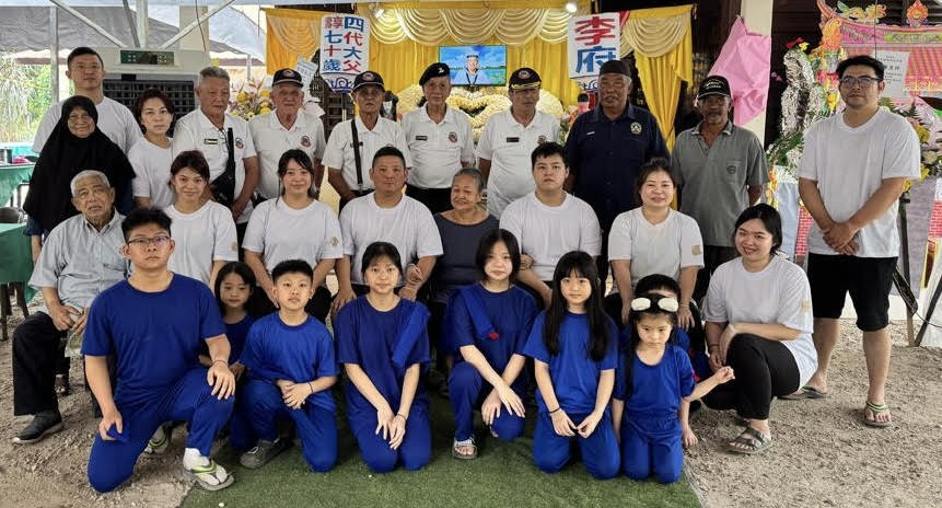 **已签发**全国:暖势力:东甲退役海军李文财辞世,获国旗盖棺荣誉