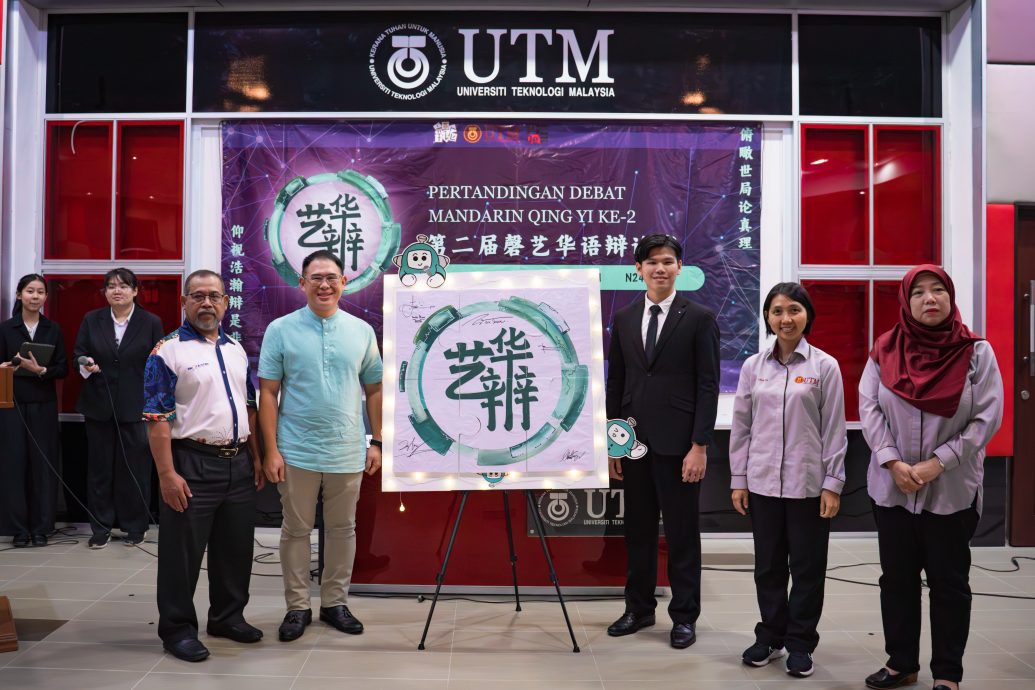 **已签发**柔:头条之一(本报指定宣传):宽柔夺第二届磬艺辩冠,峇华仁陈勇轩获全程最佳辩手