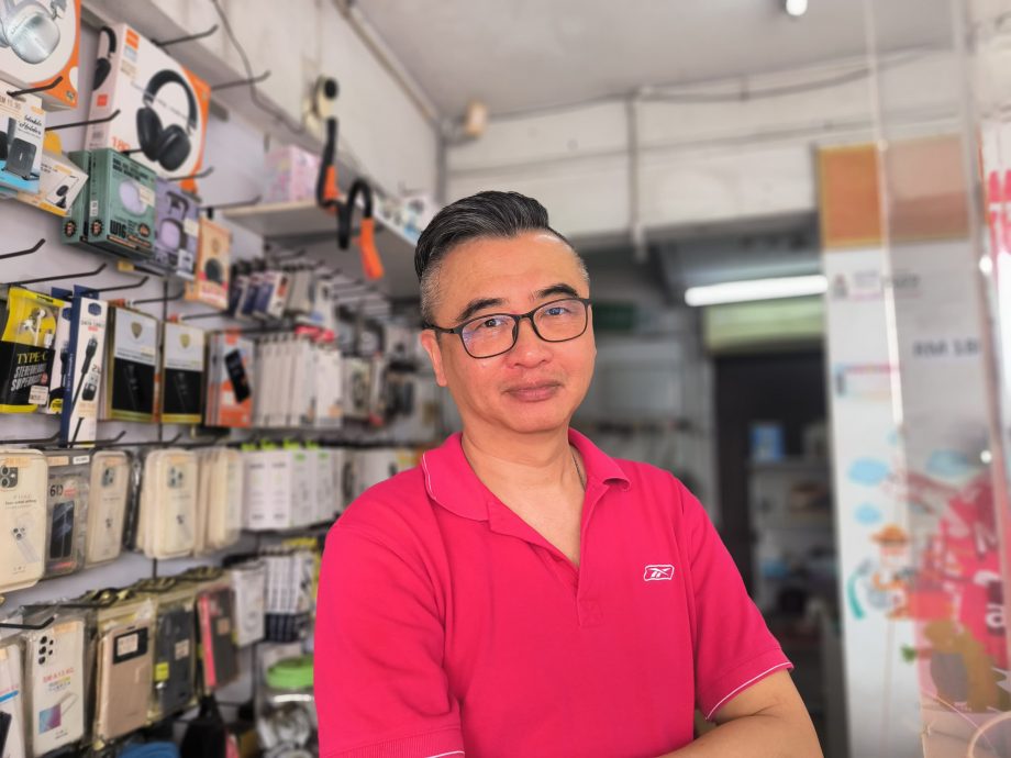 **已签发**柔:头条之一:联邦大道古来大街路段恢复通车,民众褒贬不一