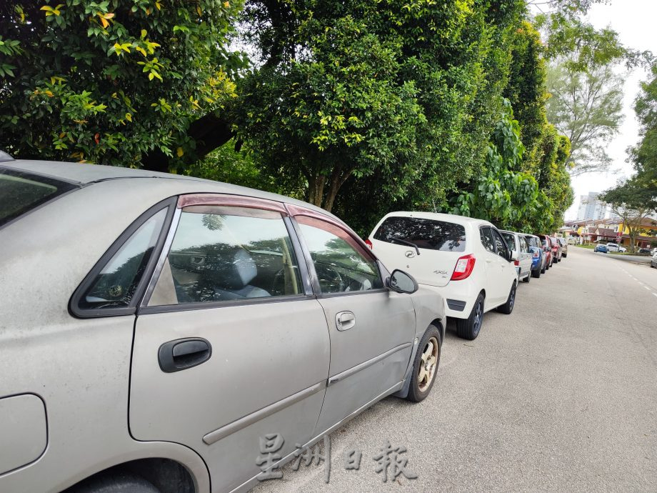 **已签发**柔:封面主文:【民生特工队】:越堤族车停12小时,振林山商家顾客一位难求