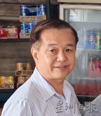 **已签发**柔:封面副文:【特稿】:大火毁百年建筑,士乃人望老店原貌重修