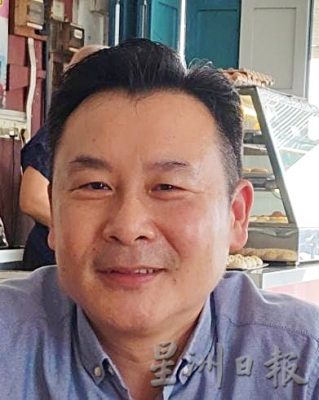 **已签发**柔:封面副文:【特稿】:大火毁百年建筑,士乃人望老店原貌重修