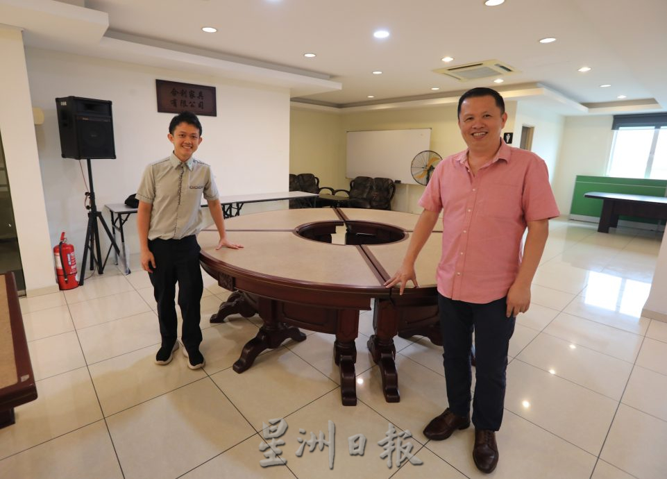 **已签发**柔:封面:【特稿】:以木工器具为主题,新山家具公会创设“家具文物馆”