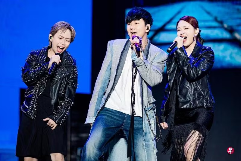 *已签发*柔:狮城二三事:当林俊杰演唱会和音天使 狮城组合插班生收获天王粉丝