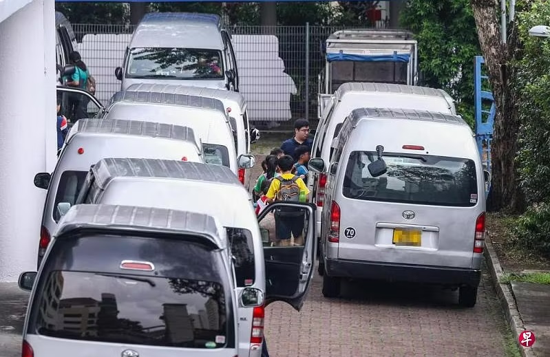 *已签发*柔：狮城二三事：狮城校车司机短缺 业者吁延长外籍司机申请与准证有效期