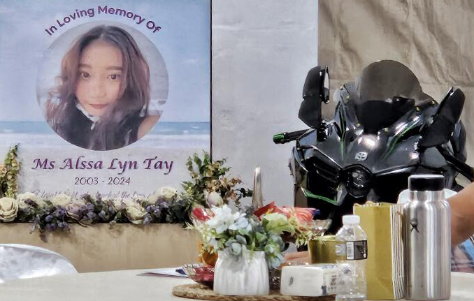 *已签发*柔:狮城二三事:赴马给母惊喜 孝顺女车祸亡
