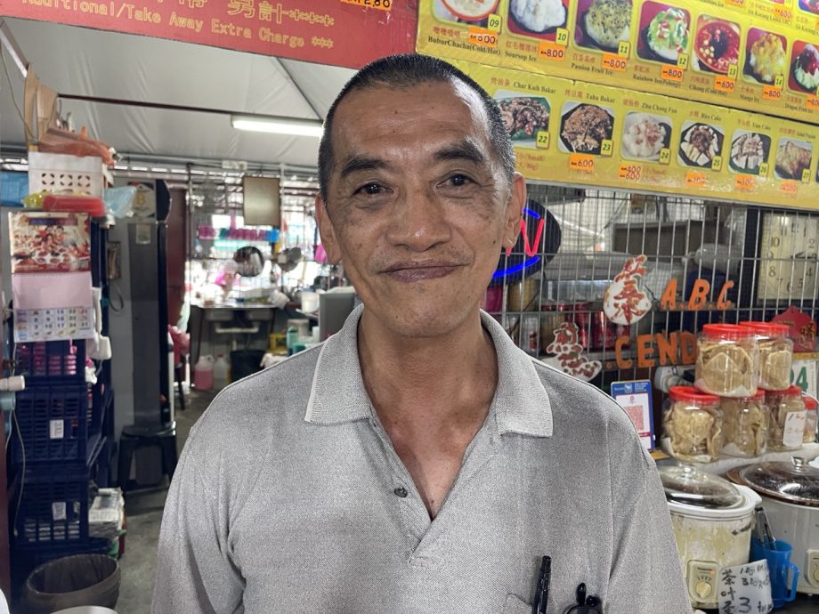 **已签发**柔:第二版头条:市议员与地主协商,用餐食客停车费减半