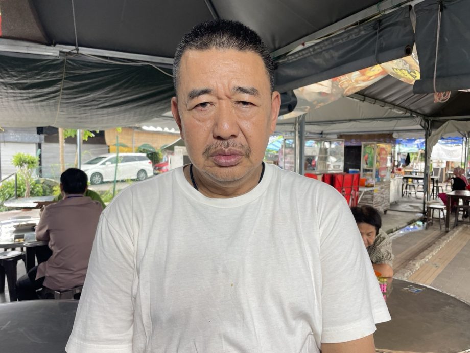 **已签发**柔:第二版头条:市议员与地主协商,用餐食客停车费减半