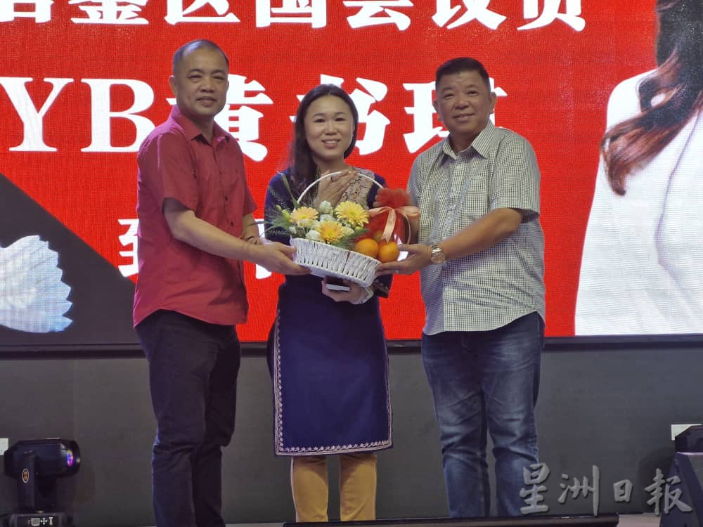 **已签发**柔:胡景福;我国须加强与他国合作 进一步提升羽球选手水平