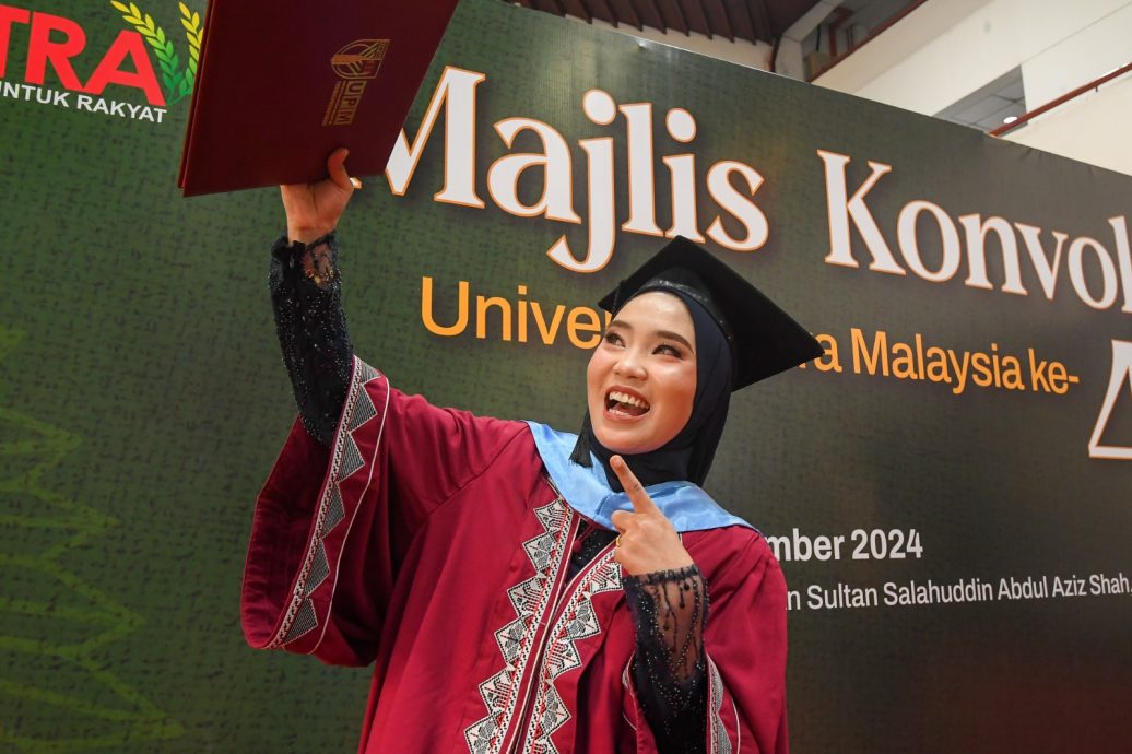 已签发(全国)父车祸身亡失去精神支柱 母亲鼓励助女儿考获一等荣誉