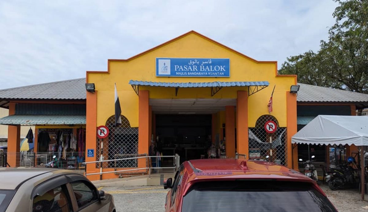 巴刹摊位租约费涨价逾两倍，小贩申诉不合理。