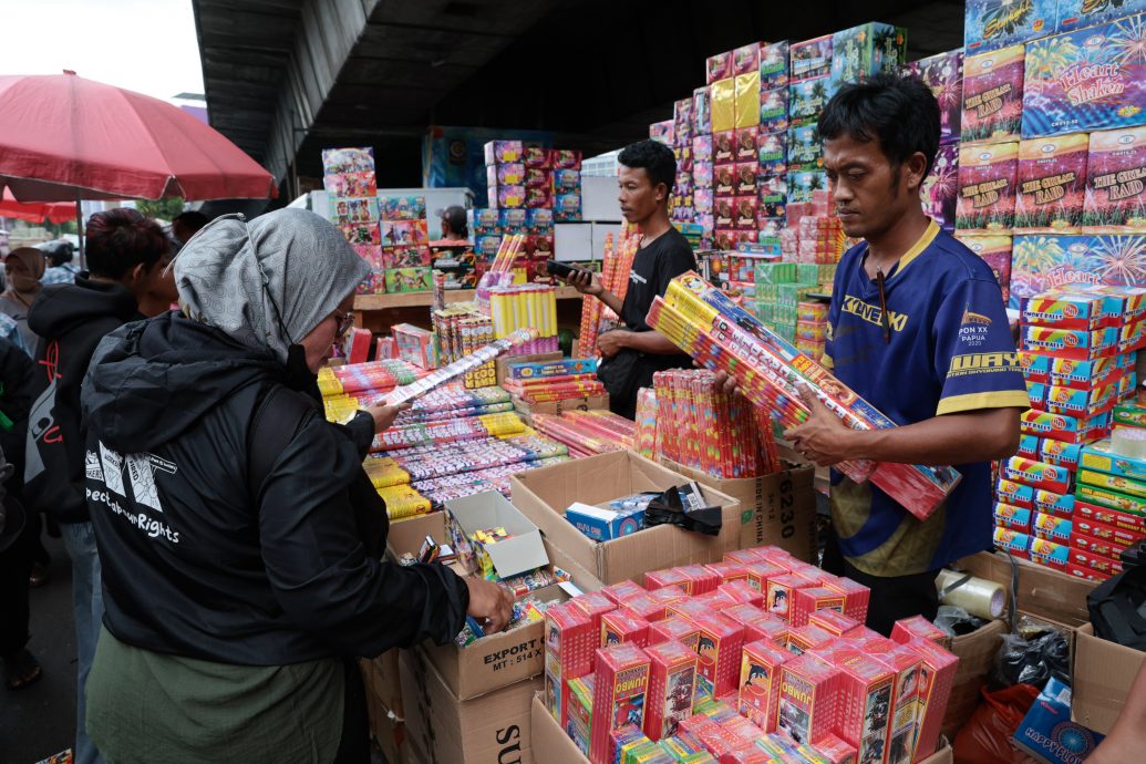 庆祝活动突出当地文化传统 全球各大城市准备送旧迎新