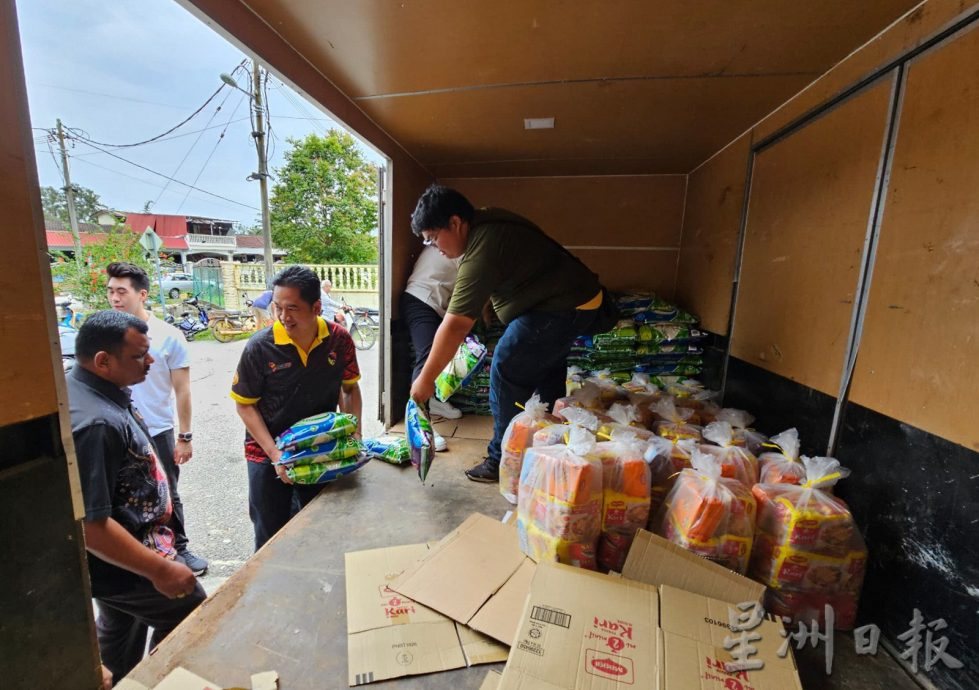 张聒翔穿针引线,登高集团到仁保及庇朥送物资给逾250户受灾家庭