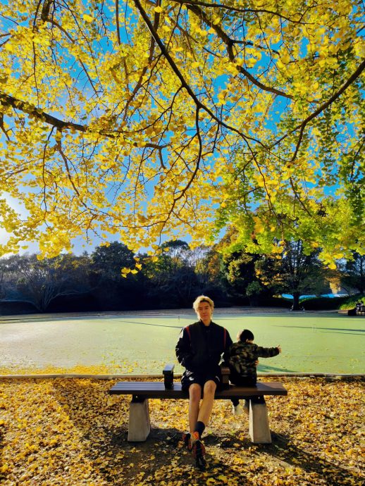 抛开偶包首晒3岁儿 唐禹哲乐喊:抓不住的他