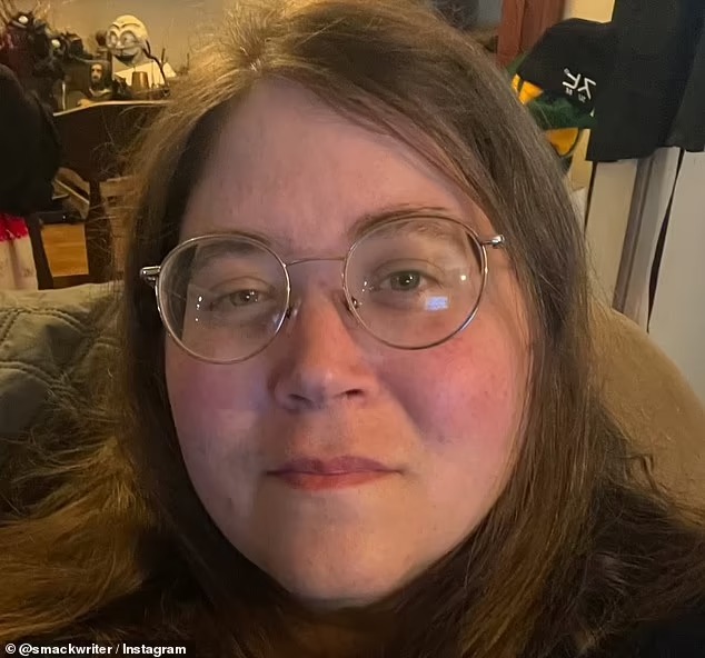 拚盘) 美妇“名花有主”恋上AI 新欢经常展露醋意