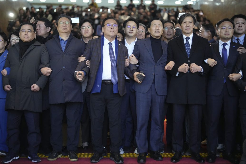 换文,天下事主文)传军队禁休假 议员待命 韩戒备 防二度戒严//