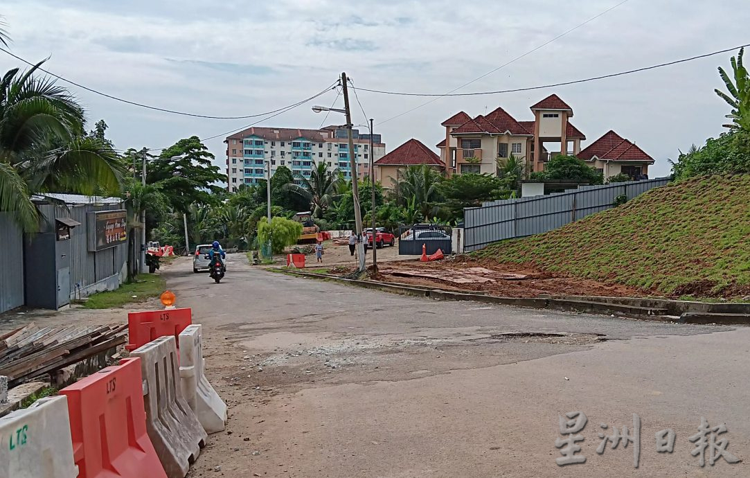 早报必下-大都会/锡米山新村11及13路提升/2图