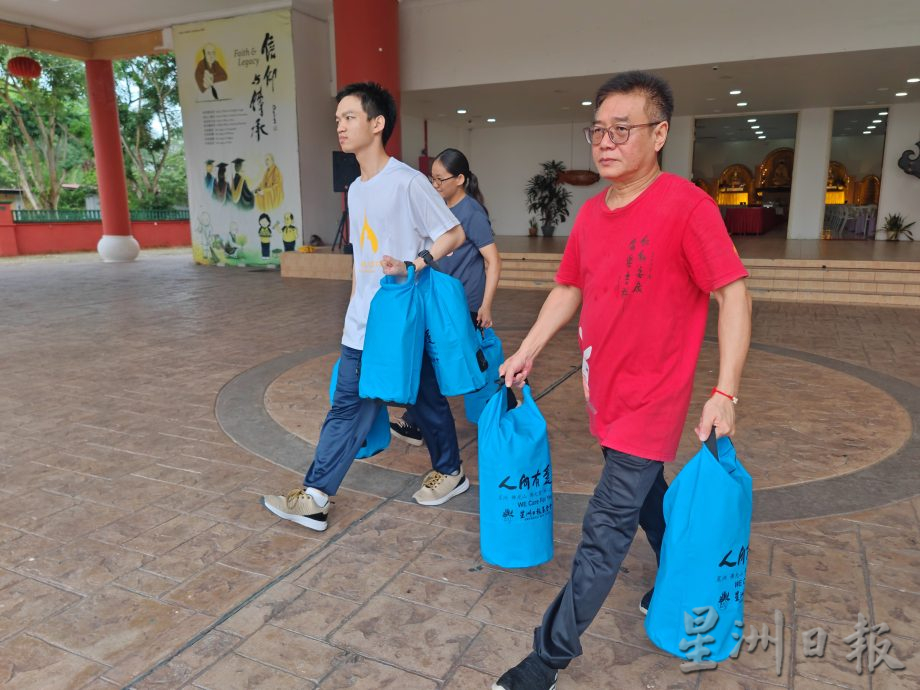 星洲基金会和佛光联手水灾献温情