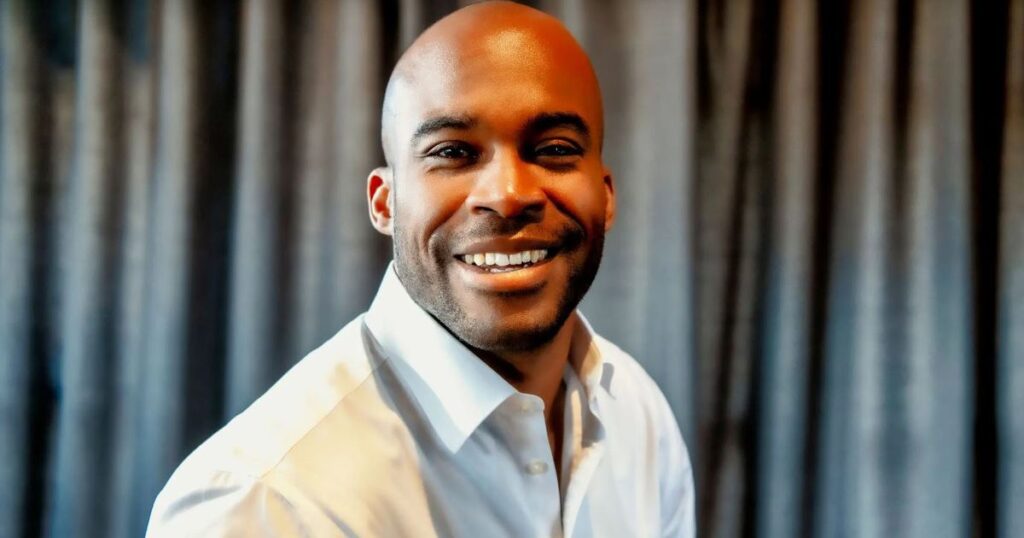 从流浪街头到亿万CEO:励志黑人企业家登顶权力榜