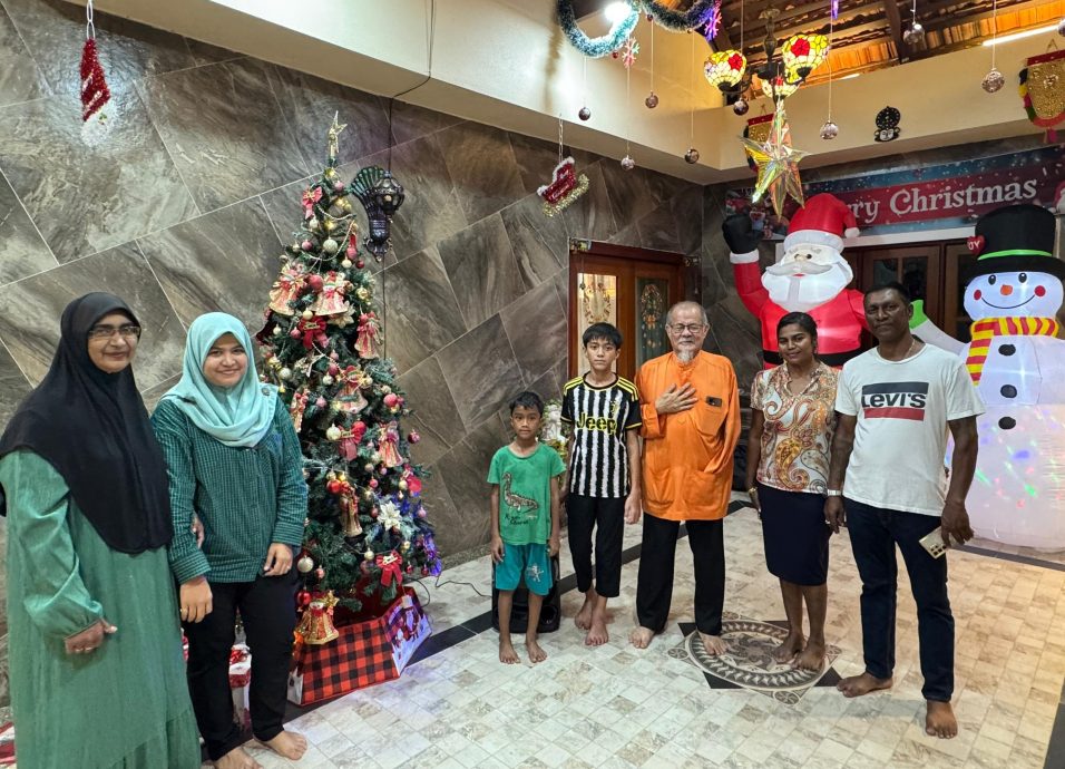 民宅美轮美奂的圣诞装饰,吸引各族民众涌至打卡。