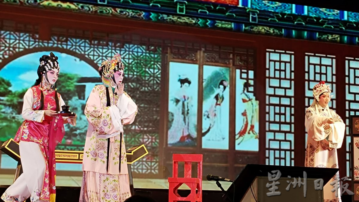 港马戏曲交流展演 欣赏感受粤剧文化魅力