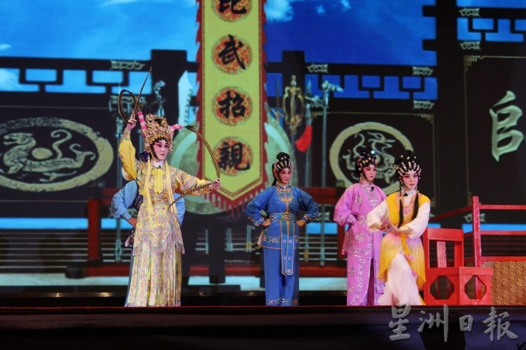 港马戏曲交流展演 欣赏感受粤剧文化魅力